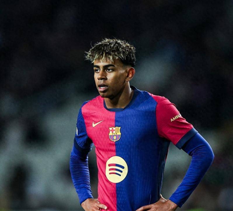 35岁之后25+次数：库里达成100次里程碑，詹姆斯领跑（35岁后25+次数榜：库里破百里程碑，詹姆斯继续领跑）