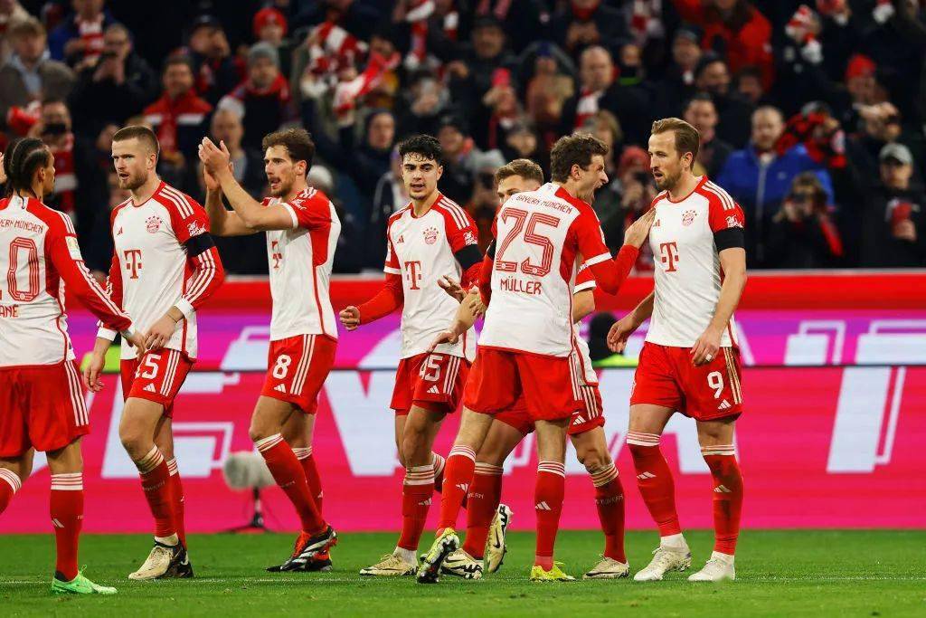 集体刹车！德甲排名前三球队本轮均未赢球（德甲前三集体哑火：本轮无胜绩）